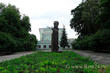 Памятник Мусе Джалилю около театра Манекен в Челябинске